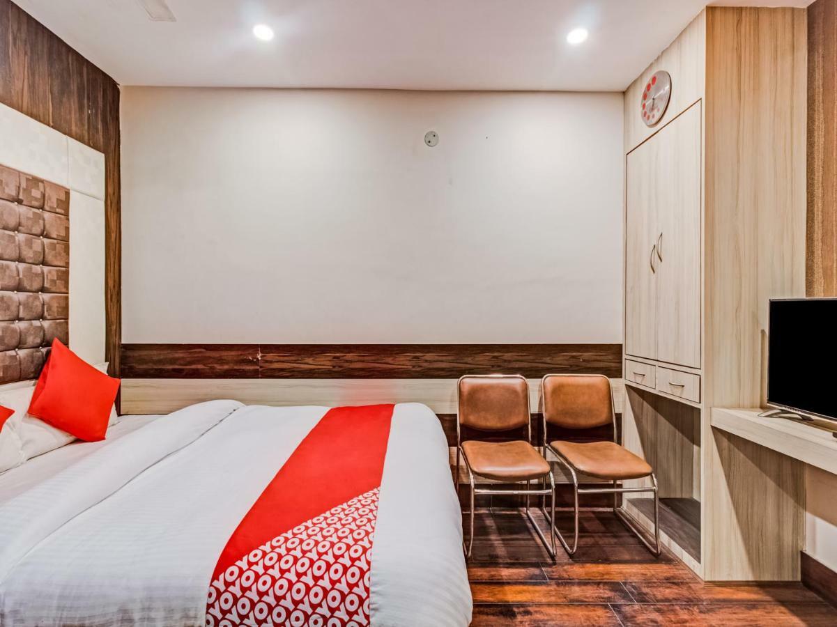 Oyo 24171 Hotel Meridian Джамшедпур Екстериор снимка