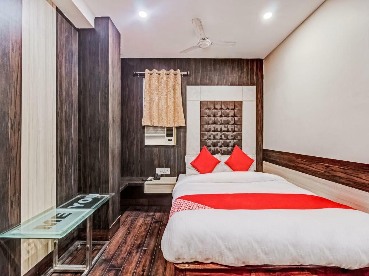 Oyo 24171 Hotel Meridian Джамшедпур Екстериор снимка