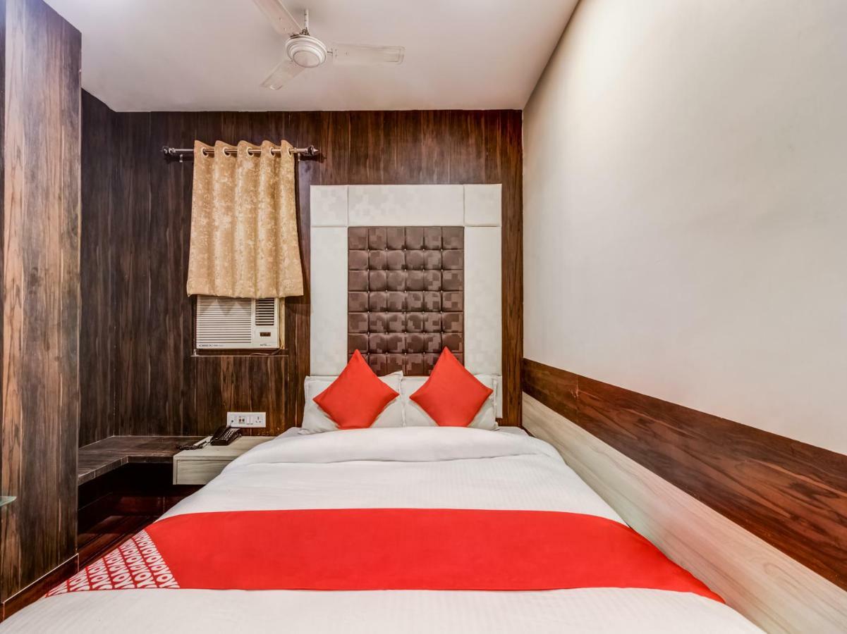 Oyo 24171 Hotel Meridian Джамшедпур Екстериор снимка